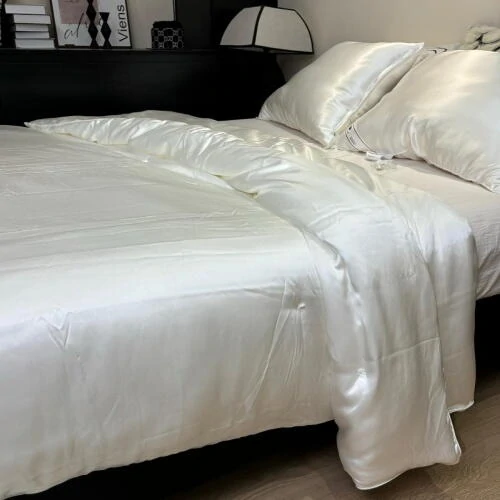 Подушка Kingsilk Luxury 50*70 1,3 кг гладкий шелк
